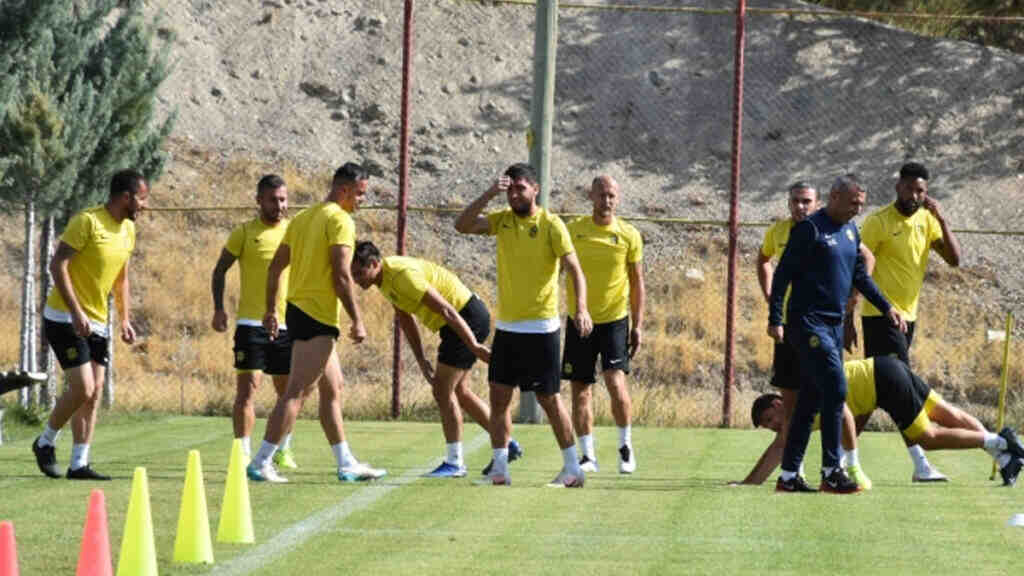 Yeni Malatyaspor’da 4 pozitif vaka