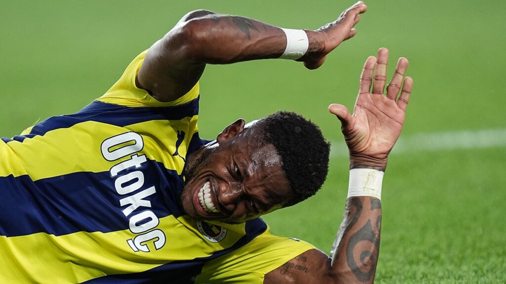 Kadıköy’de Fred şoku: Fenerbahçe’nin yıldızı Lugano maçında sakatlandı