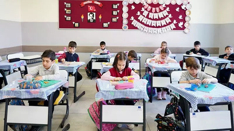 1. sınıflar ne zaman başlıyor, okullar ne zaman açılacak 2024? 1. sınıf uyum haftası tarihi