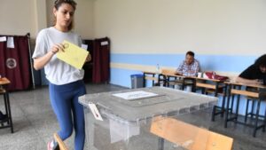 AKP’nin oy oranı 2002 yılının altına indi