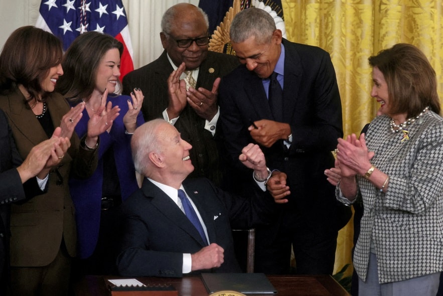 Baskılar sonucu yarıştan çekilen Biden gözyaşları içinde partisine veda etti