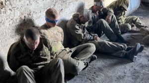 Kursk’ta ilerleyen Ukrayna yüzlerce Rus askerini esir aldı