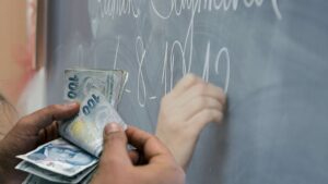 Öğretmenlere kırtasiye yardımı ne kadar, kırtasiye ödeneği ne zaman yatacak? (Öğretmen kırtasiye yardımı 2024 detayları)