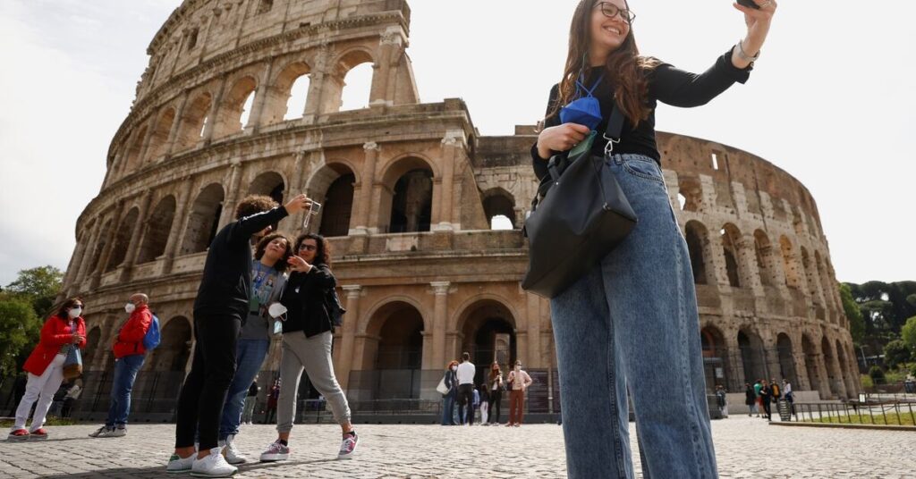 Roma’yı fareler ve yılanlar bastı