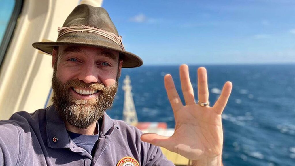 10 yılda dünyadaki tüm ülkeleri gezdi! Uçak kullanmadan dünyayı gezen seyyahın sadece 3 kuralı vardı