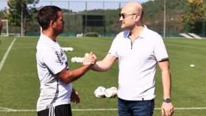 Beşiktaş’ta Giovanni van Bronckhorst’a yönetimden hem destek hem de uyarı