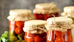 Domates turşusu yapmak çok kolay! İşte basit domates turşusu tarifi ve püf noktaları