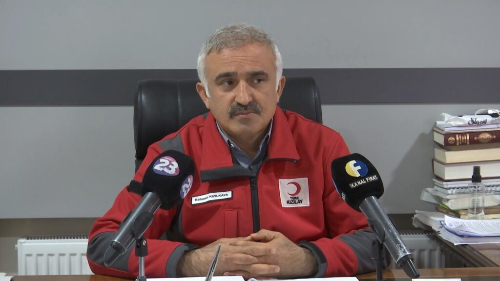 Hem Kızılay başkanı hem AKP meclis üyesi