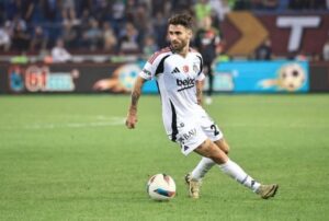 Rafa Silva’dan isyan: Gaddarca tekme atıyorlar!