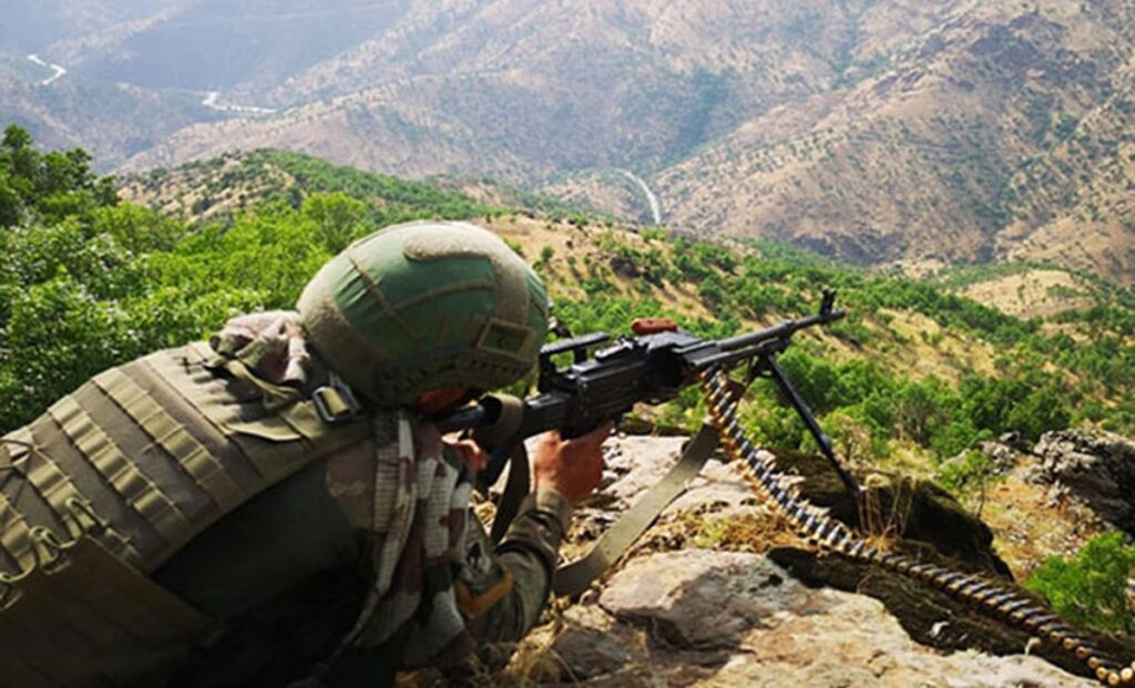 Sınırlardan geçmeye çalışan teröristler yakalandı