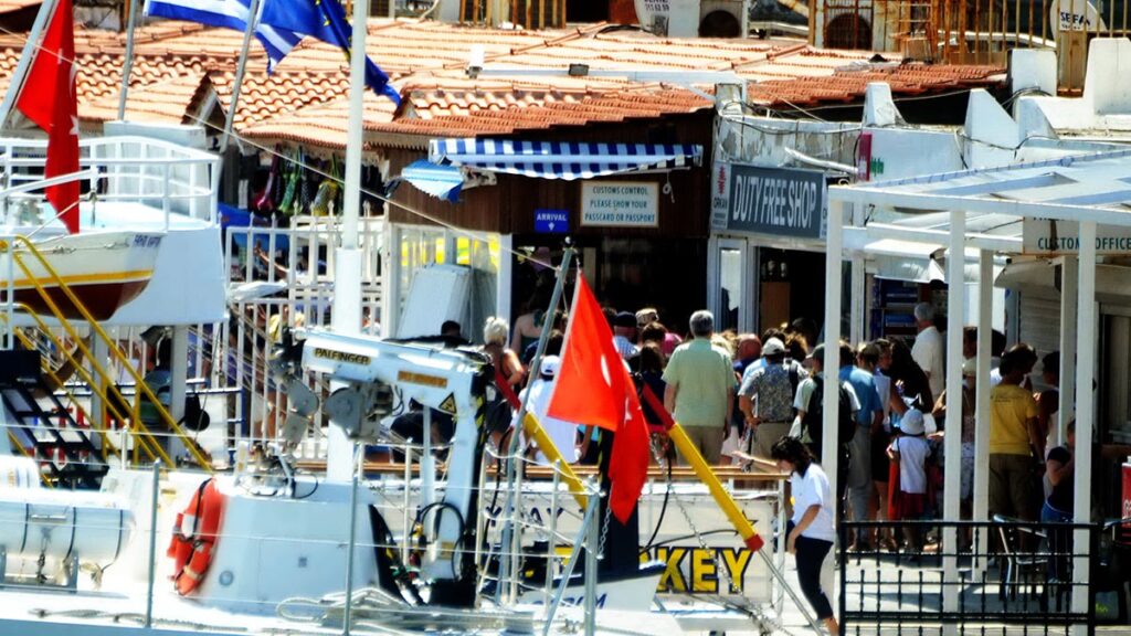 Türk turist Yunan adalarını ihya etti