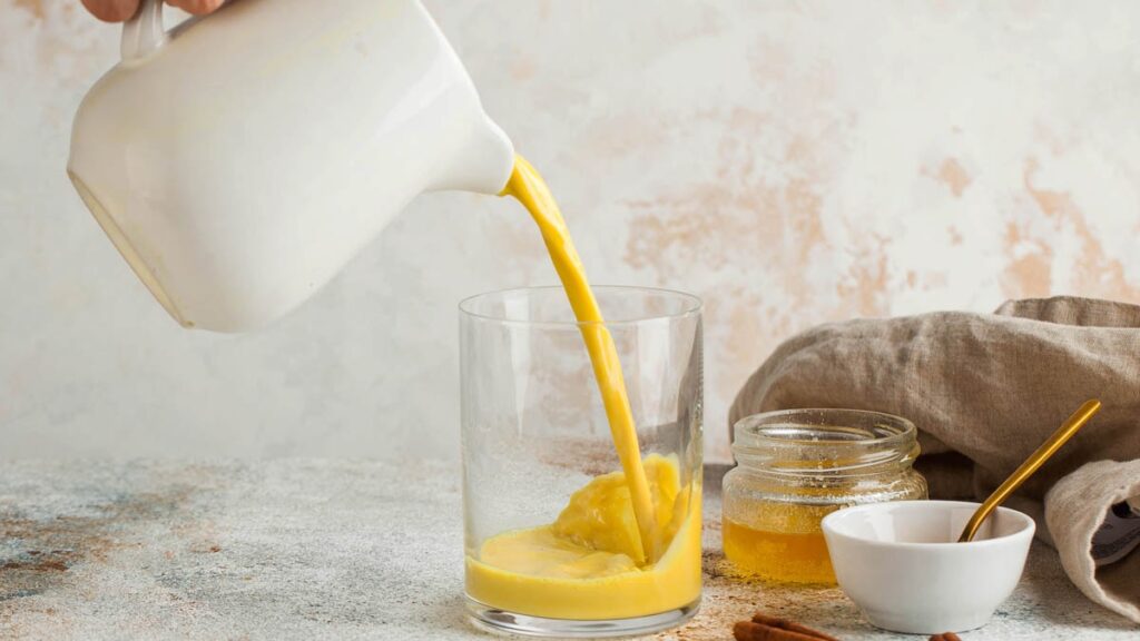 Ay sütüne rağbet artıyor: Stresi azaltıyor, gece uykusunu iyileştiriyor! İşte tarifi