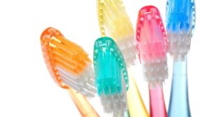 Diş fırçanızda kırmızılık görüyorsanız ihmal etmeyin