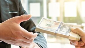 Dövizle borçlanma tam gaz sürüyor