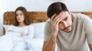 Erkeklerde depresyonun 10 sessiz belirtisi: Eşiniz yardım istiyor olabilir!