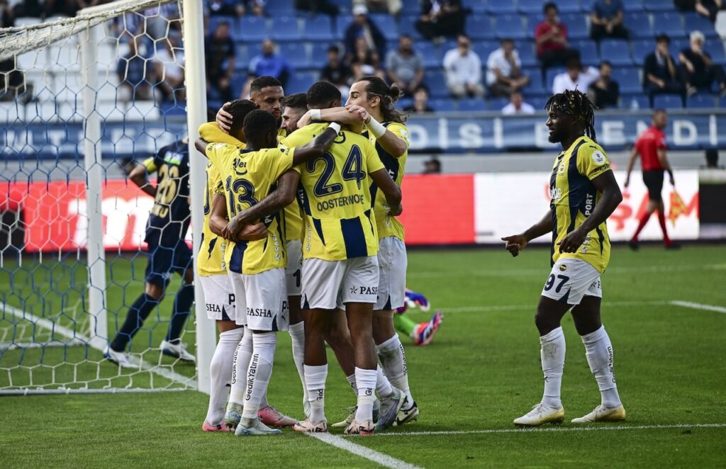 Fenerbahçe-Manchester United muhtemel 11! Sol bekte kim oynayacak?