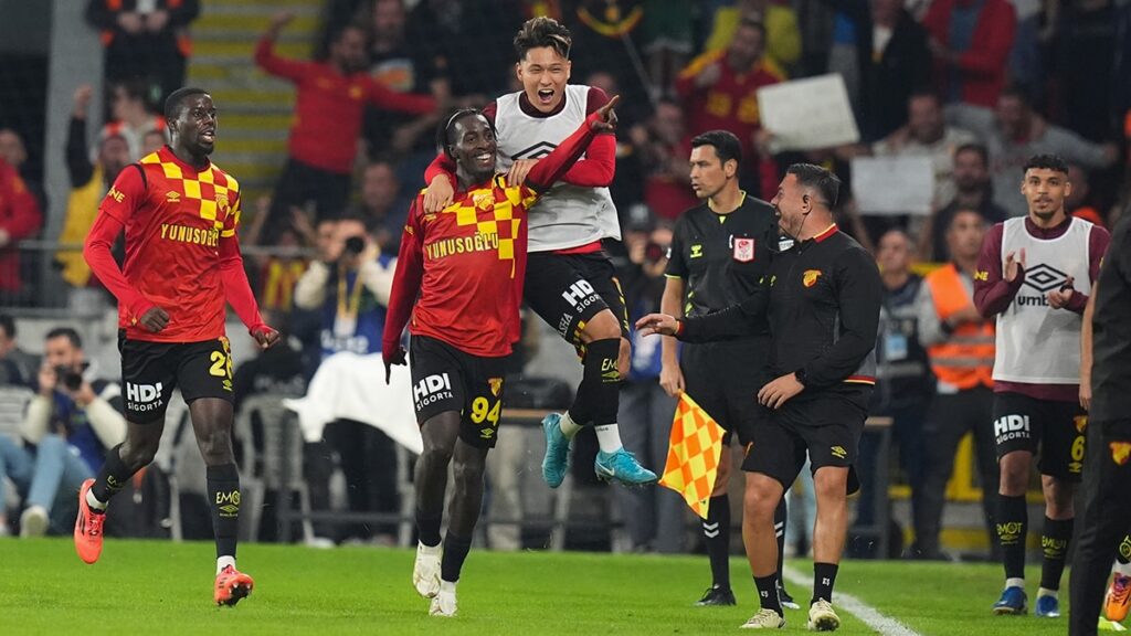 Göztepe’den Trabzonspor maçında destansı galibiyet: Yaklaşık 70 dakika 10 kişiyle…