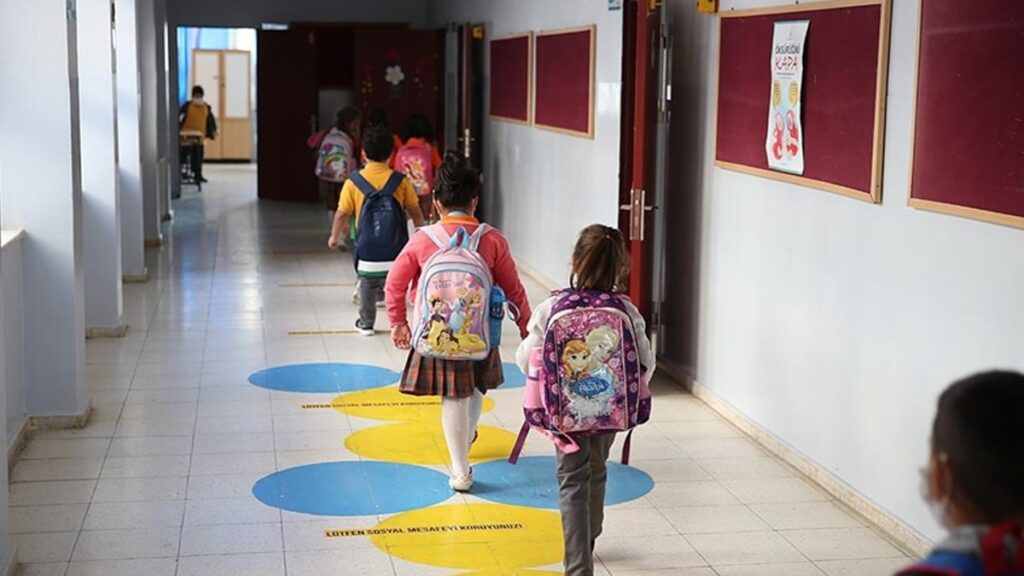 İBB’den kız çocukları için ailelere  maddi destek