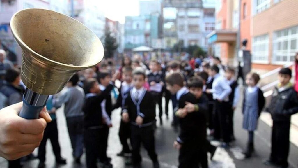 İktidarın ‘imam hatip’ politikası: 50 kişilik sınıflarda eğitime yol açtı