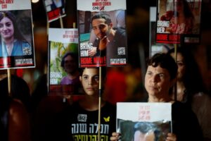 İsrail, Gazze’deki esirler için ayakta: ‘Netanyahu, İsraillileri ölüme terk etti’