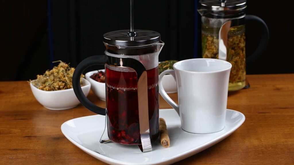 Kırmızıya dönüyorsa besin değerini kaybediyor! Ihlamuru demleme yöntemi faydasını 10 katına çıkıyor!