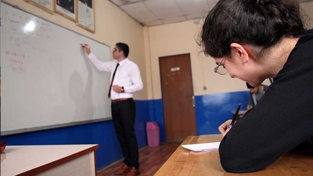 MEB duyurdu: Liselerde yeni uygulama milyonlarca öğrenciyi etkileyecek!