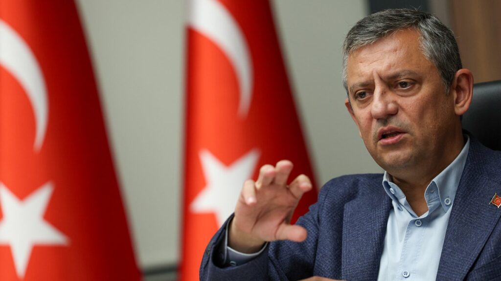 Özel’den partililere: Bana bununla gelmeyin