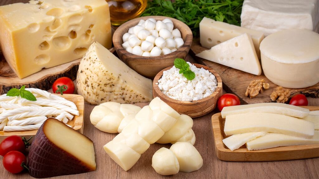 Peyniri hep yanlış tüketmiş ve saklamışız… Uzmanlar hataları tek tek sıraladı