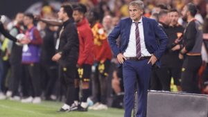 Şenol Güneş ağır yenilgi sonrası özür diledi: ‘Bundan daha kötü oyun olamaz’