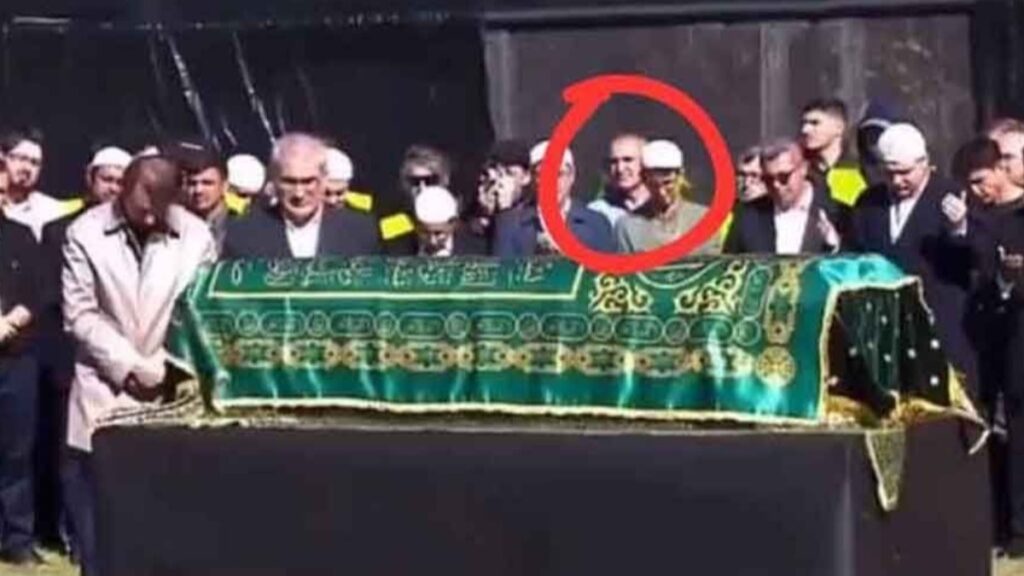 Sosyal medya bunu konuşuyor… Adil Öksüz tabutun başında mı?