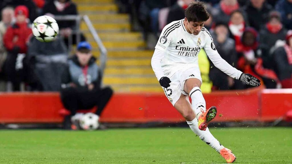 Futbolseverlere Arda Güler müjdesi!