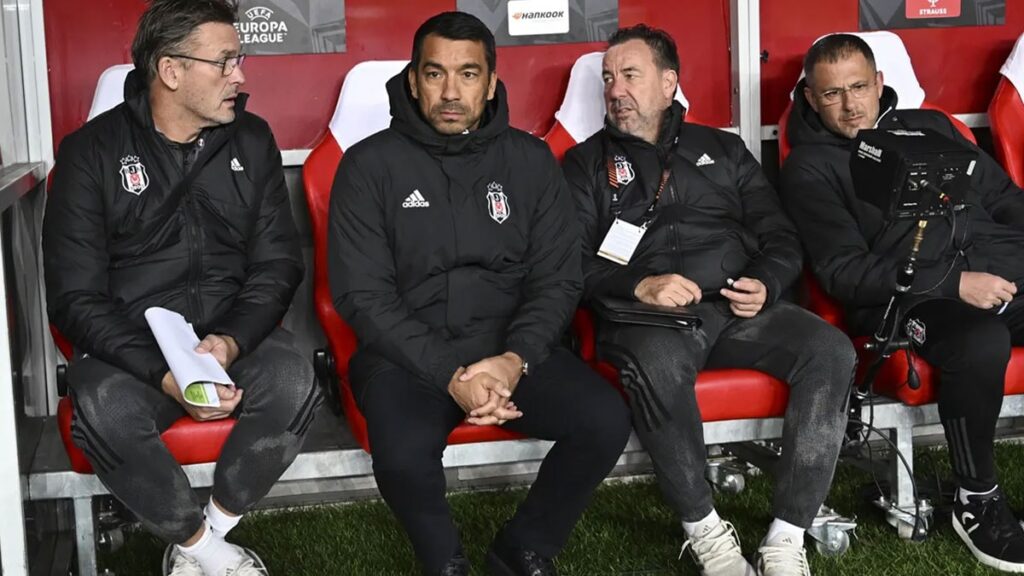 Beşiktaş’ta Van Bronckhorst gidiyor! Yerine gelecek isim belli