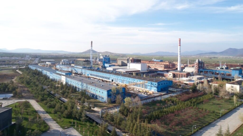 Cengiz’e altın tepside fabrika