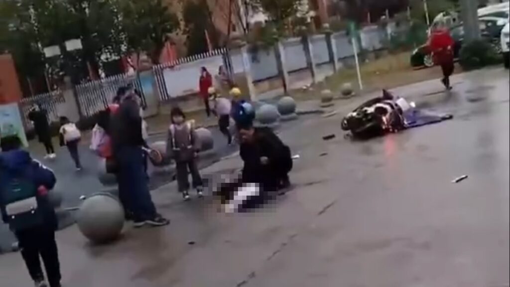 Çin’de bir araç daha yayalara daldı: Bu kez ilkokul hedefte