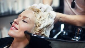 Doktor uyardı: Felç riski var! Kuaförde bunu sakın yapmayın