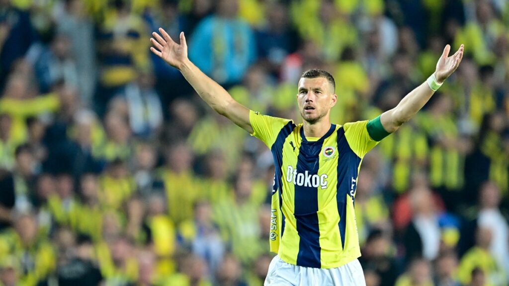 Dzeko efsaneleri solladı! Önünde üç isim var