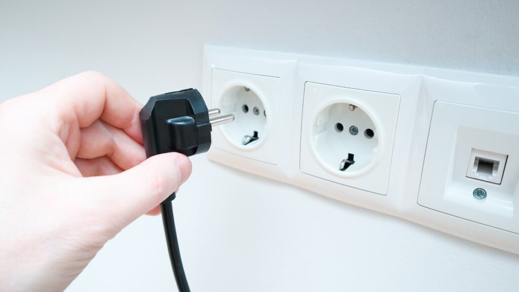 Evden çıkmadan önce fişini çekmeniz gereken en şaşırtıcı cihazlar: Kimsenin aklına gelmiyor