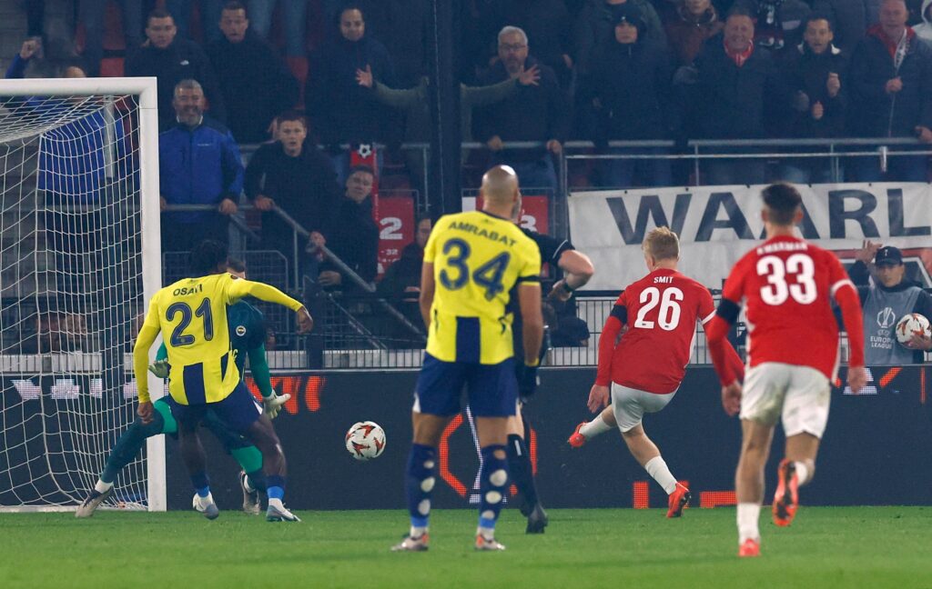 Fenerbahçe AZ Alkmaar deplasmanında mağlup! Dört gol, kaçan penaltı