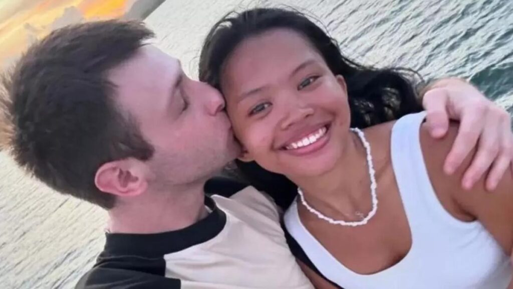 Flört sitesinden tanıştı: Eşi için 20 Bin Dolar ödedi