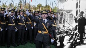 İhracı istenen Teğmenler o konuşmayı akıllara getirdi. Atatürk subaylara ne demişti?