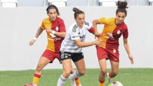 Kadın futbolunda derbi heyecanı