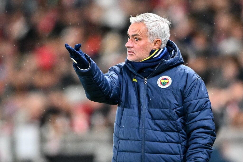 Mourinho: ‘Kaderimizi Kadıköy’de belirleyeceğiz’