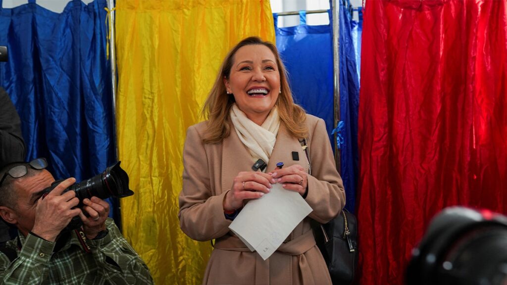 Romanya seçimlerinde NATO karşıtı aday önde