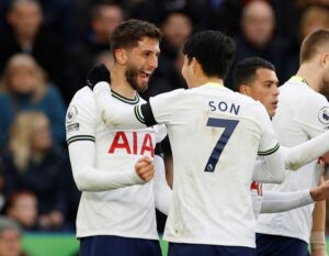 Tottenham’ın yıldızına ırkçılık cezası! Son’dan özür diledi