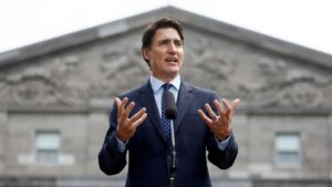 Trump tarifeleri gösterince, Başbakan yemek masasına oturdu