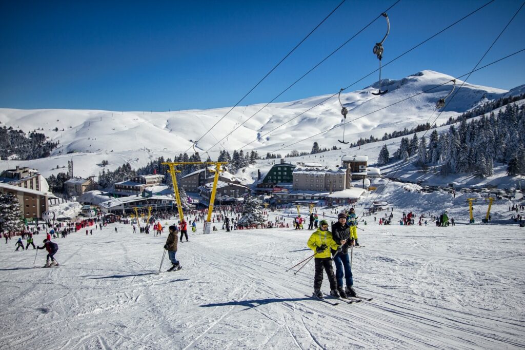 Uludağ’da 3 günlük tatilin fiyatı dudak uçuklattı: Sadece kayak dersinin saati 3 bin TL