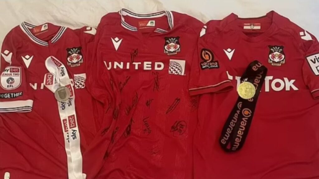 3. lig kulübünün şampiyonluk forması 100 bin sterlinden satışa çıktı