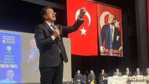AKP’li Zeybekçi’den asgari ücret yorumu EYT itirafı