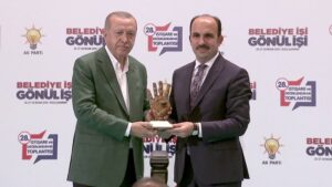 AKP’li başkan İBB ve ABB’yi suçladı, ‘tavsiye’de bulundu