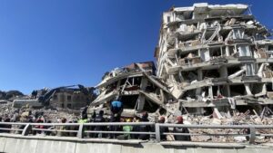 Deprem sonrasında 30-40 bin kaçak yapı inşa edilmiş: AKP’li belediyeler göz yummuş